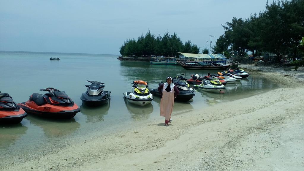 Pari Solata Seaview Homestay Syariah Kepulauan Seribu Exterior photo